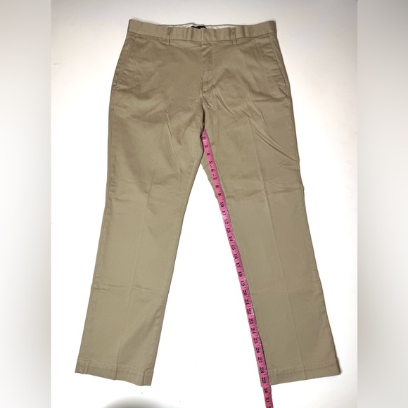 Banana Republic Men's Aiden Chino Straight Leg khaki Pants Size- 36 x 32 - Picture 4 of 7